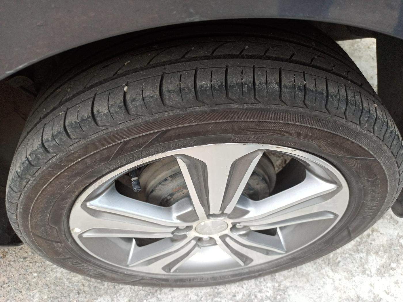 2018 Hyundai Verna 1.6 VTVT SX, Petrol, Manual, 87,910 km, tyre