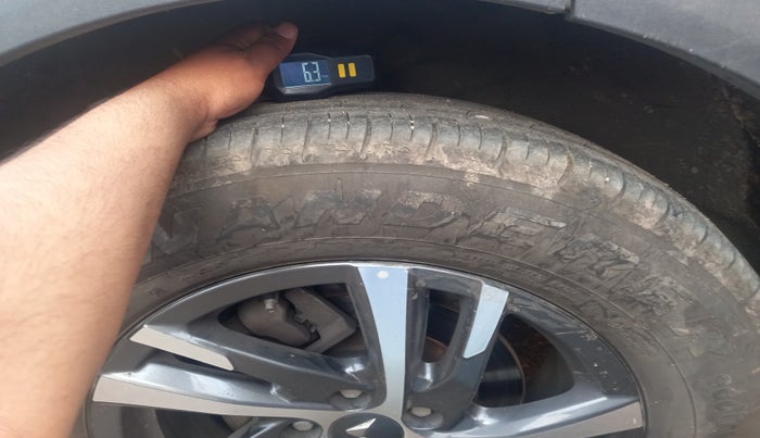 2024 Mahindra XUV700 MX D MT 5 STR, Diesel, Manual, 29,772 km, tyre