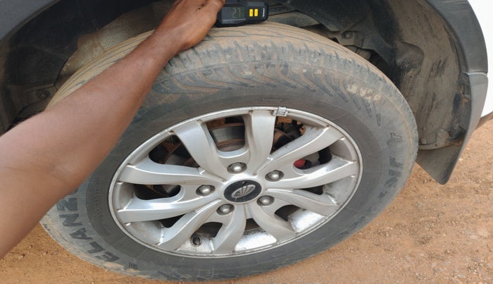 2017 Mahindra XUV500 W10, Diesel, Manual, 66,403 km, tyre