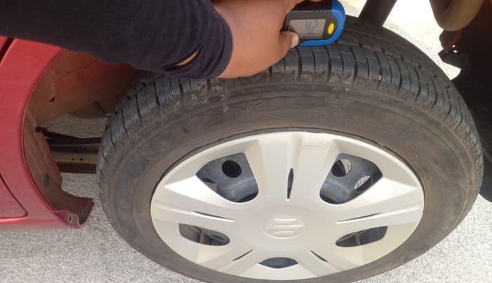 2013 Maruti Wagon R 1.0 VXI, Petrol, Manual, 77,121 km, tyre