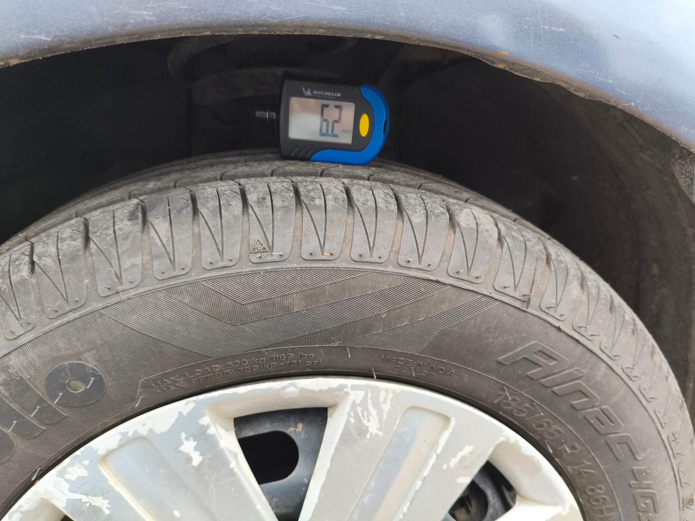 2011 Ford Fiesta EXI 1.4 DIESEL, Diesel, Manual, 1,14,918 km, tyre