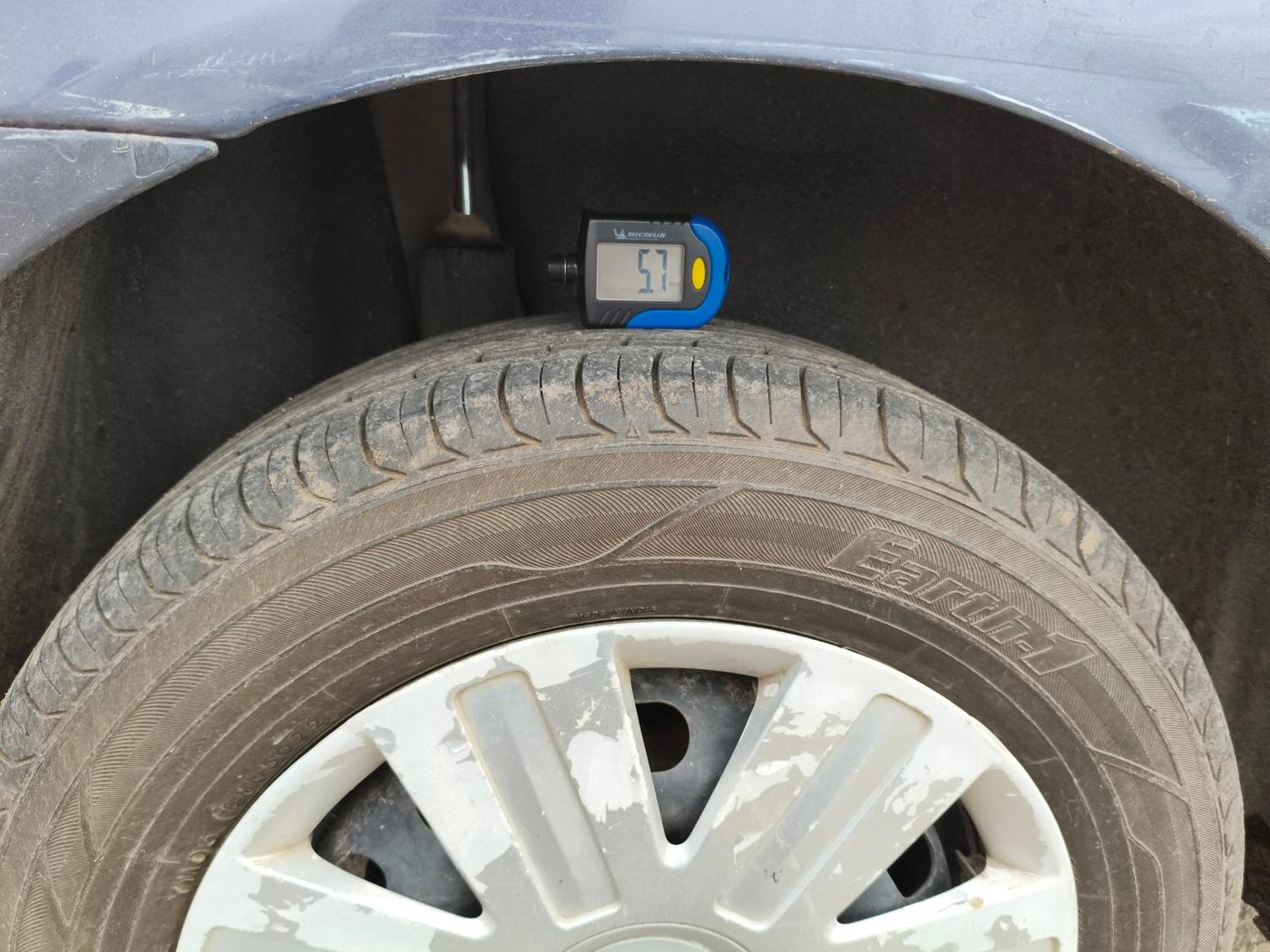 2011 Ford Fiesta EXI 1.4 DIESEL, Diesel, Manual, 1,14,918 km, tyre