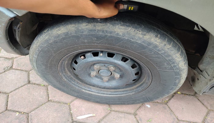 2010 Mahindra Xylo E4, Diesel, Manual, 1,15,214 km, tyre