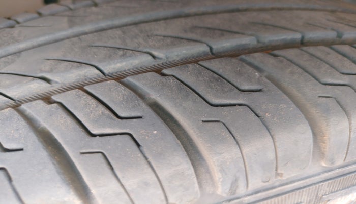 2012 Maruti Swift VDI, Diesel, Manual, 1,41,838 km, tyre