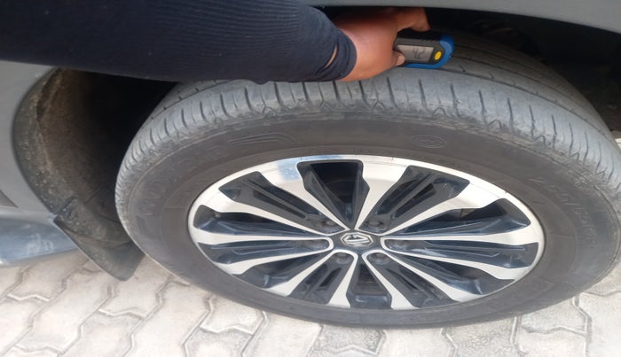 2022 MG GLOSTER SHARP 7 STR 2.0 TWIN TURBO 4WD, Diesel, Automatic, 67,809 km, tyre