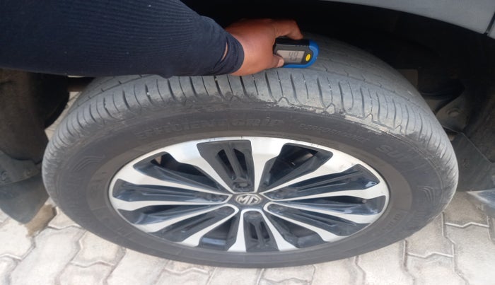 2022 MG GLOSTER SHARP 7 STR 2.0 TWIN TURBO 4WD, Diesel, Automatic, 67,809 km, tyre