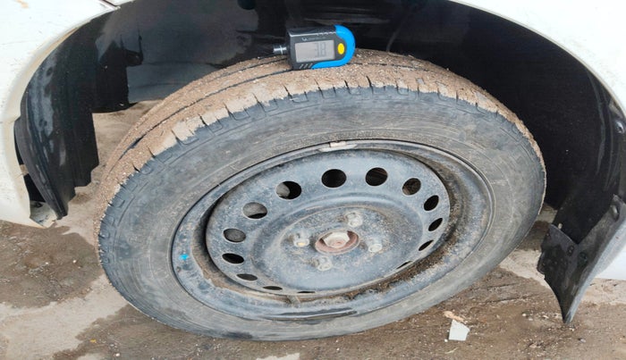 2015 Maruti Wagon R 1.0 VXI AMT, Petrol, Automatic, 54,345 km, tyre