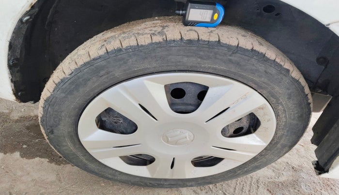 2015 Maruti Wagon R 1.0 VXI AMT, Petrol, Automatic, 54,345 km, tyre