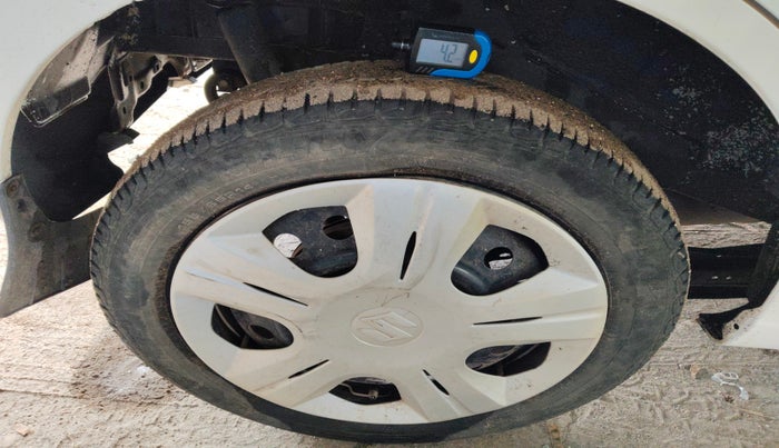 2015 Maruti Wagon R 1.0 VXI AMT, Petrol, Automatic, 54,345 km, tyre