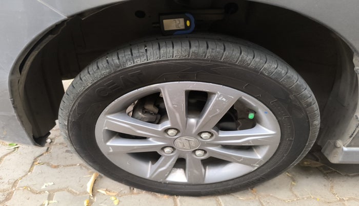 2018 Maruti Wagon R 1.0 VXI+ AMT, Petrol, Automatic, 30,364 km, tyre