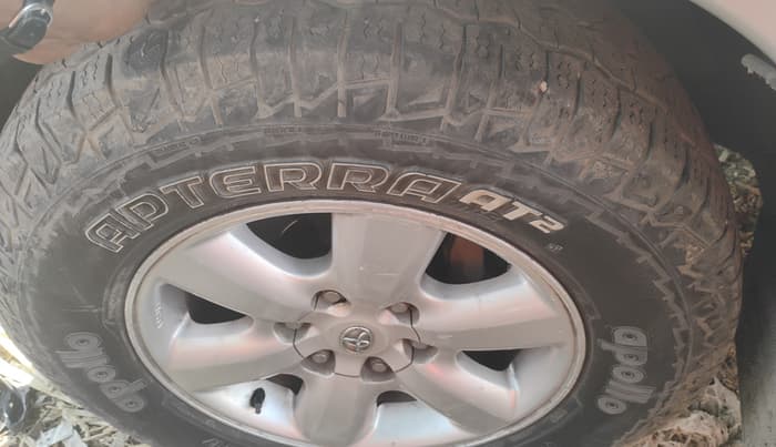 2011 Toyota Fortuner 3.0 4X4 MT, Diesel, Manual, 2,47,899 km, tyre