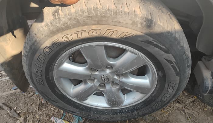2011 Toyota Fortuner 3.0 4X4 MT, Diesel, Manual, 2,47,899 km, tyre