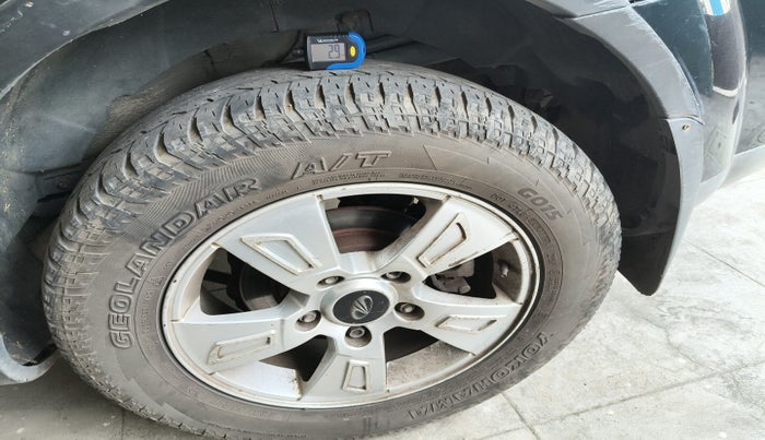 2012 Mahindra XUV500 W8, Diesel, Manual, 1,64,450 km, tyre