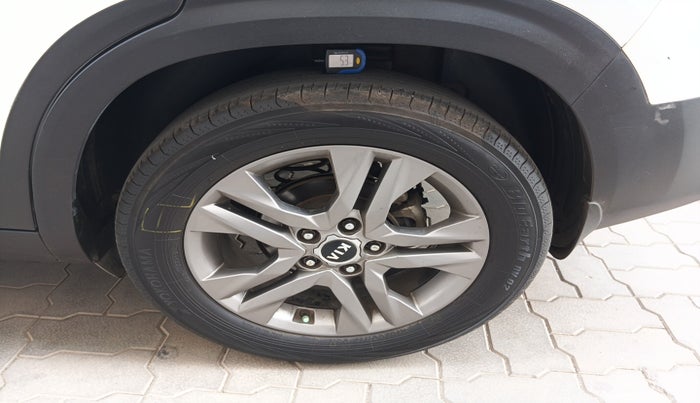 2019 KIA SELTOS HTX PLUS AT1.5 DIESEL, Diesel, Automatic, 1,36,359 km, tyre