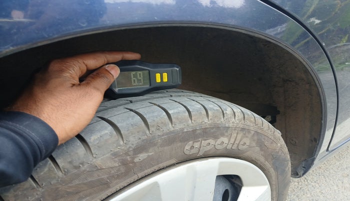 2018 Maruti Wagon R 1.0 VXI AMT, Petrol, Automatic, 87,410 km, tyre