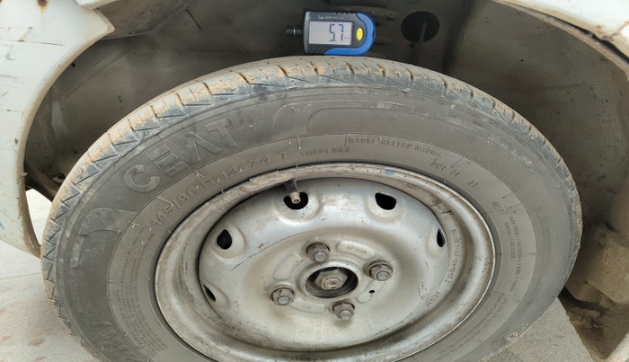 2010 Maruti Alto LXI, Petrol, Manual, 1,50,149 km, tyre