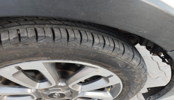 2015 Hyundai i20 Active 1.4 SX, Diesel, Manual, 1,20,671 km, tyre