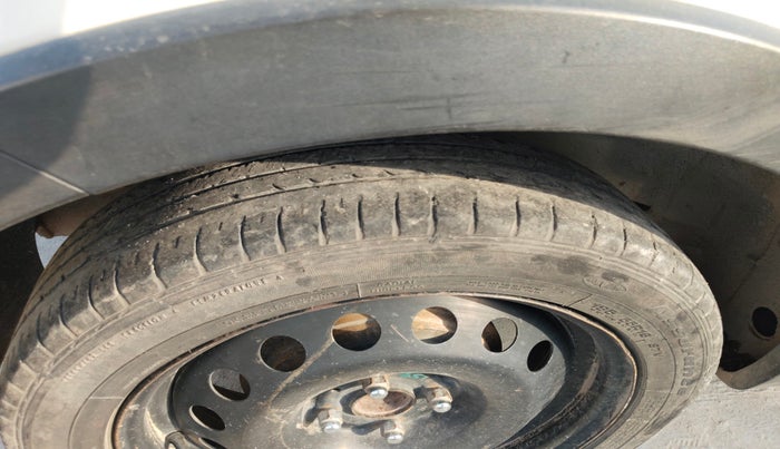 2015 Hyundai i20 Active 1.4 SX, Diesel, Manual, 1,20,671 km, tyre