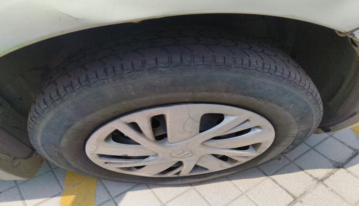 2017 Maruti Swift VDI, Diesel, Manual, 1,47,333 km, tyre