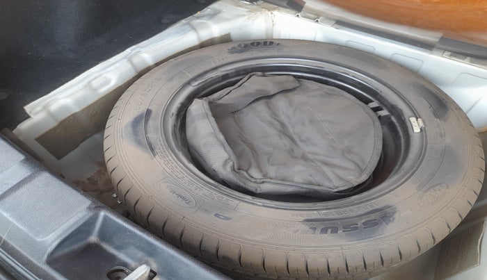 2021 Tata NEXON XM DIESEL, Diesel, Manual, 1,90,371 km, tyre