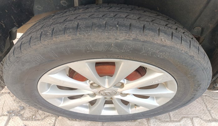 2012 Maruti Ertiga ZDI, Diesel, Manual, 1,34,505 km, tyre