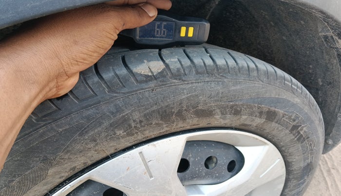 2023 Mahindra XUV300 W6 1.2 PETROL, Petrol, Manual, 15,348 km, tyre