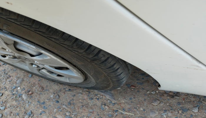 2016 Hyundai Eon ERA +, Petrol, Manual, 64,906 km, tyre