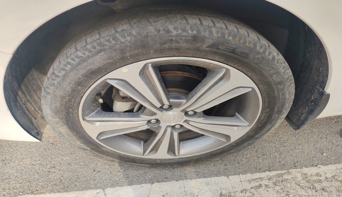 2018 Hyundai Verna 1.6 VTVT SX, Petrol, Manual, 58,358 km, tyre