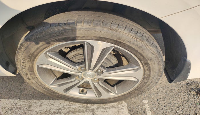 2018 Hyundai Verna 1.6 VTVT SX, Petrol, Manual, 58,358 km, tyre