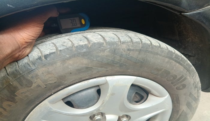 2010 Hyundai Accent EXECUTIVE, Petrol, Manual, 33,386 km, tyre