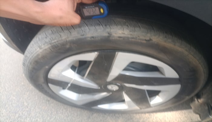 2021 Nissan MAGNITE XL, Petrol, Manual, 47,437 km, tyre