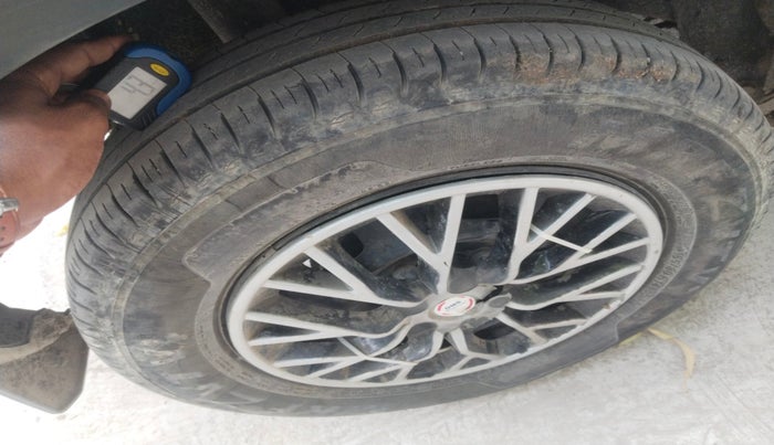 2023 Renault TRIBER RXE MT, Petrol, Manual, 25,380 km, tyre