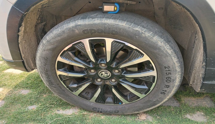 2021 Toyota URBAN CRUISER PREMIUM GRADE MT, Petrol, Manual, 1,08,109 km, tyre