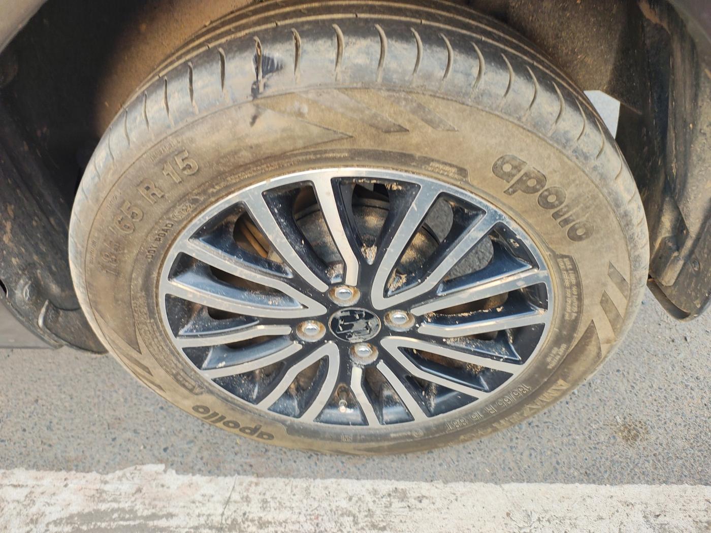 2017 Maruti Dzire ZXI PLUS, Petrol, Manual, 65,248 km, tyre