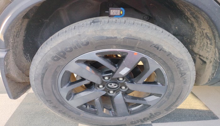 2022 Tata Harrier XZ PLUS JET 2.0L, Diesel, Manual, 90,295 km, tyre