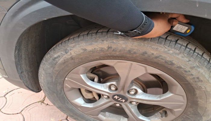 2020 KIA SELTOS HTK PLUS 1.5, Petrol, Manual, 63,873 km, tyre