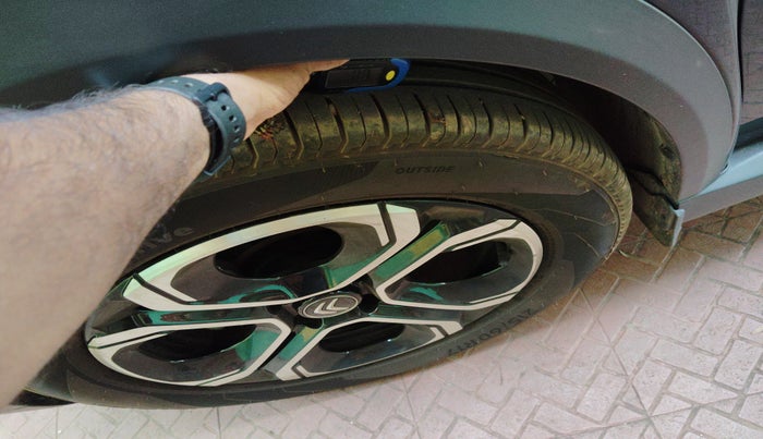 2023 CITROEN C3 AIRCROSS MAX 1.2 5 STR, Petrol, Manual, 9,801 km, tyre