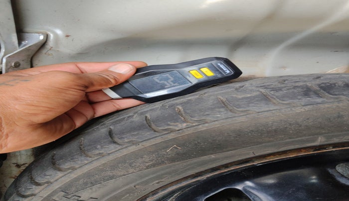 2011 Maruti Alto K10 VXI, Petrol, Manual, 66,976 km, tyre