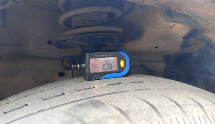 2015 Maruti Swift Dzire VDI ABS, Diesel, Manual, 1,15,000 km, tyre