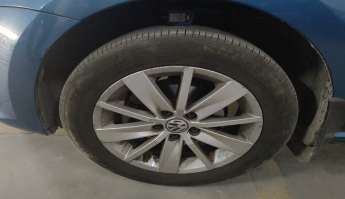 2016 Volkswagen Polo HIGHLINE1.2L, Petrol, Manual, 47,841 km, tyre