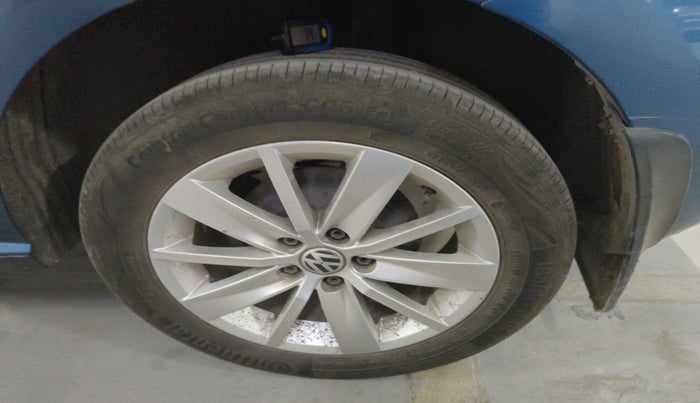 2016 Volkswagen Polo HIGHLINE1.2L, Petrol, Manual, 47,841 km, tyre