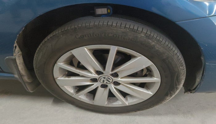 2016 Volkswagen Polo HIGHLINE1.2L, Petrol, Manual, 47,841 km, tyre