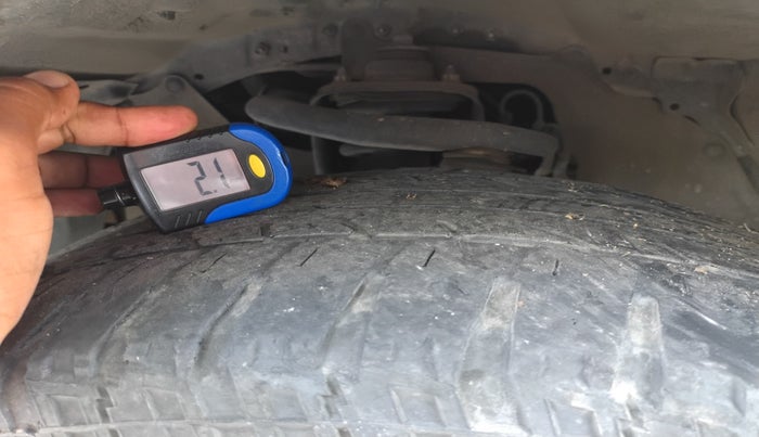 2015 Toyota Fortuner 3.0 SPORTIVO 4X2 AT, Diesel, Automatic, 2,06,954 km, tyre