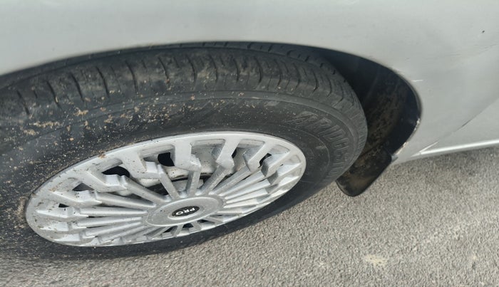 2014 Hyundai i10 MAGNA 1.1, Petrol, Manual, 62,000 km, tyre
