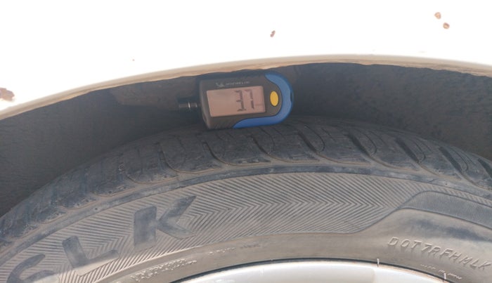 2012 Hyundai Accent GLE, Petrol, Manual, 1,25,550 km, tyre