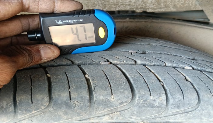 2023 Toyota Innova Crysta 2.4 GX 7STR, Diesel, Manual, 35,000 km, tyre