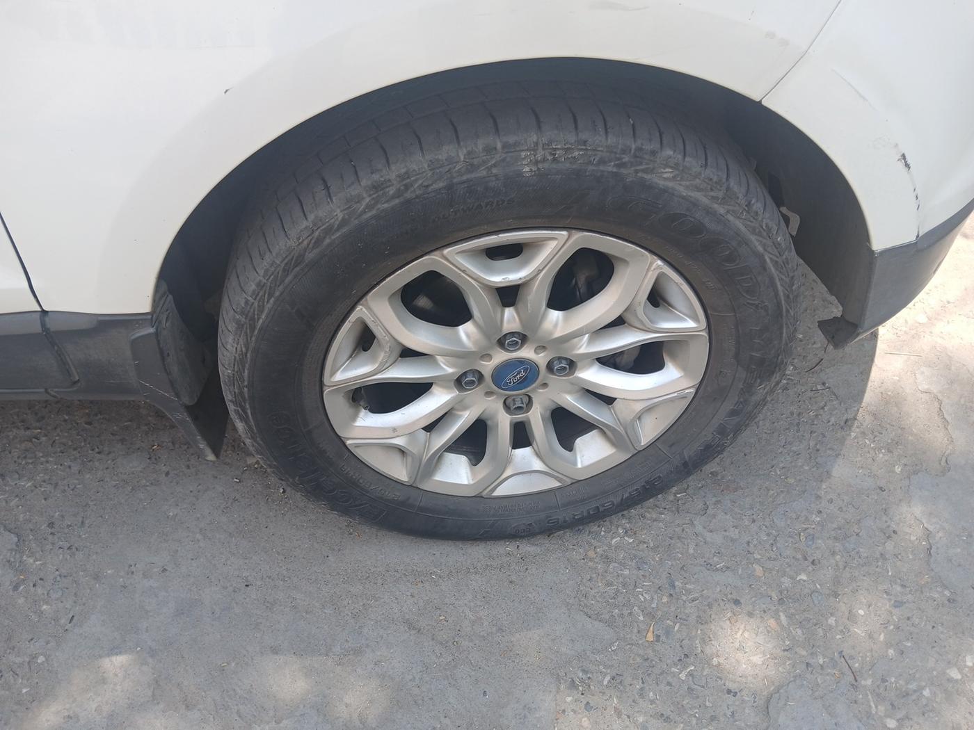 2014 Ford Ecosport TITANIUM 1.5L DIESEL, Diesel, Manual, 1,61,133 km, tyre