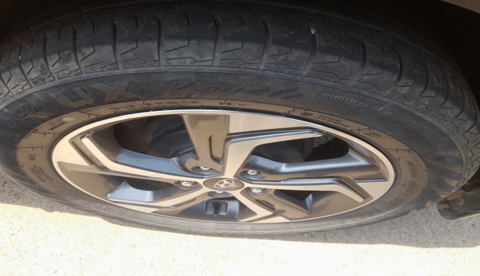 2019 Hyundai Creta SX SPORTS EDITION 1.6 DIESEL, Diesel, Manual, 1,36,392 km, tyre