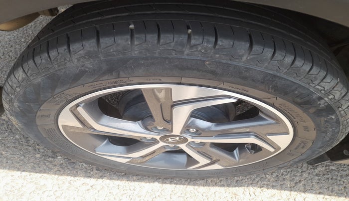 2019 Hyundai Creta SX SPORTS EDITION 1.6 DIESEL, Diesel, Manual, 1,36,392 km, tyre