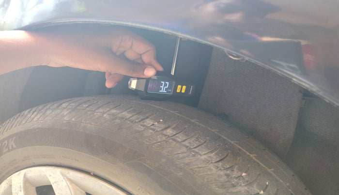 2011 Fiat Grand Punto EMOTION 1.2, Petrol, Manual, 63,868 km, tyre